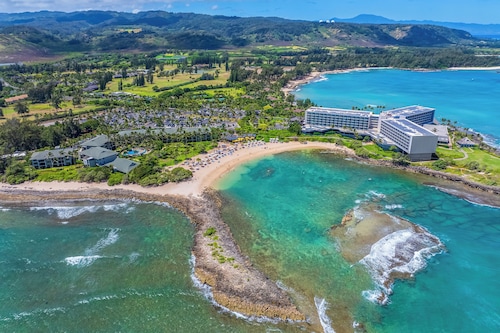 Beachfront Paradise ~ Ocean Views & 5 Star Reviews! January Cancellation Special