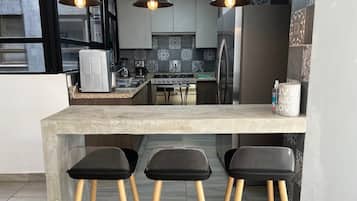 Fridge, microwave, oven, stovetop