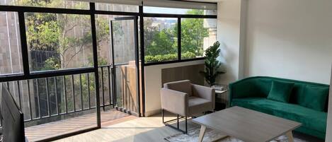 Televisor intel·ligent, llibres i oficines