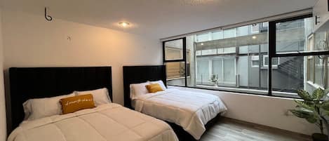 5 chambres, fer et planche à repasser, lit parapluie, Wi-Fi gratuit