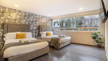 8 chambres, fer et planche à repasser, Wi-Fi gratuit, draps fournis