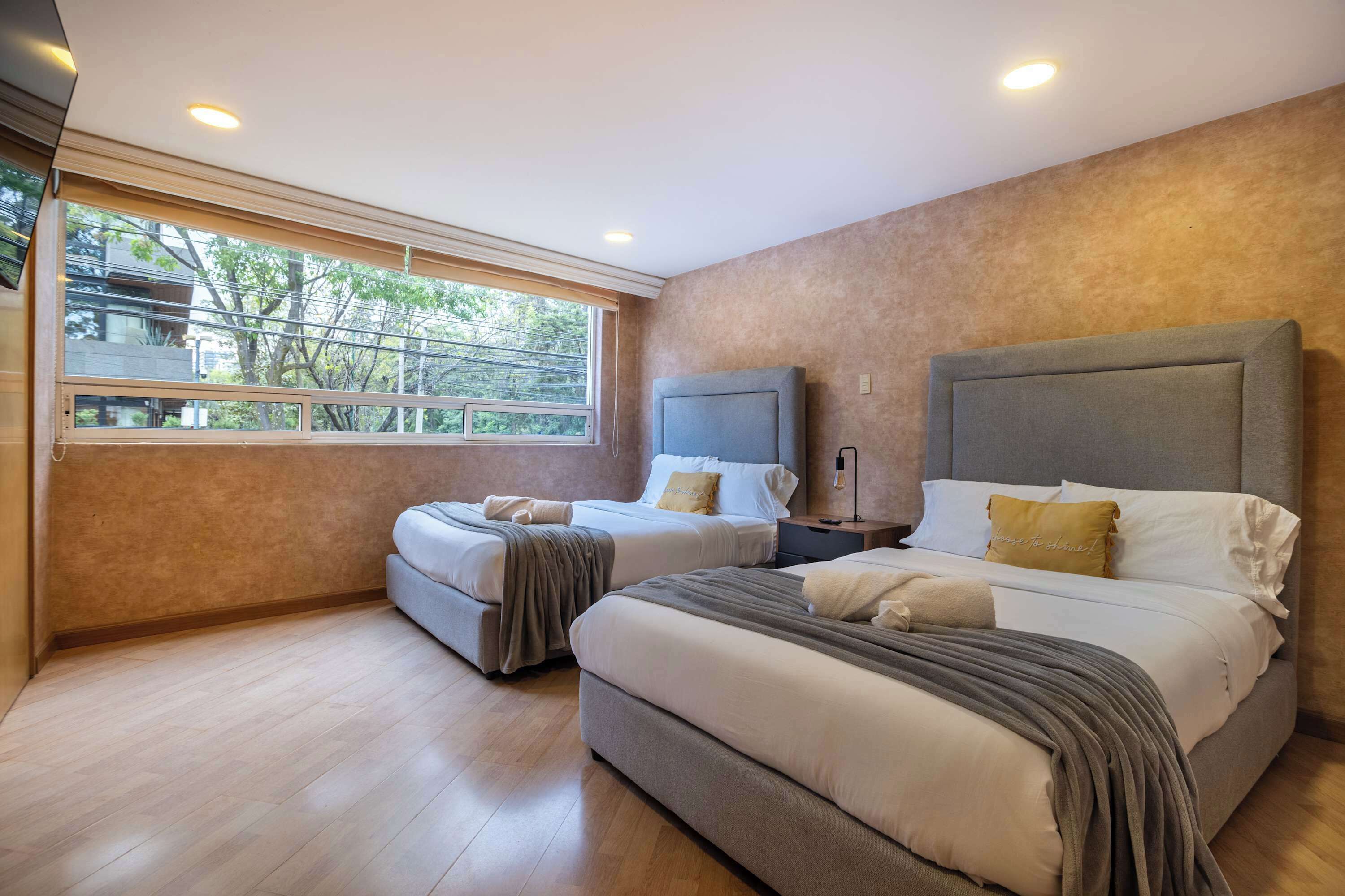 8 makuuhuonetta, silitysrauta/-lauta, ilmainen Wi-Fi, vuodevaatteet