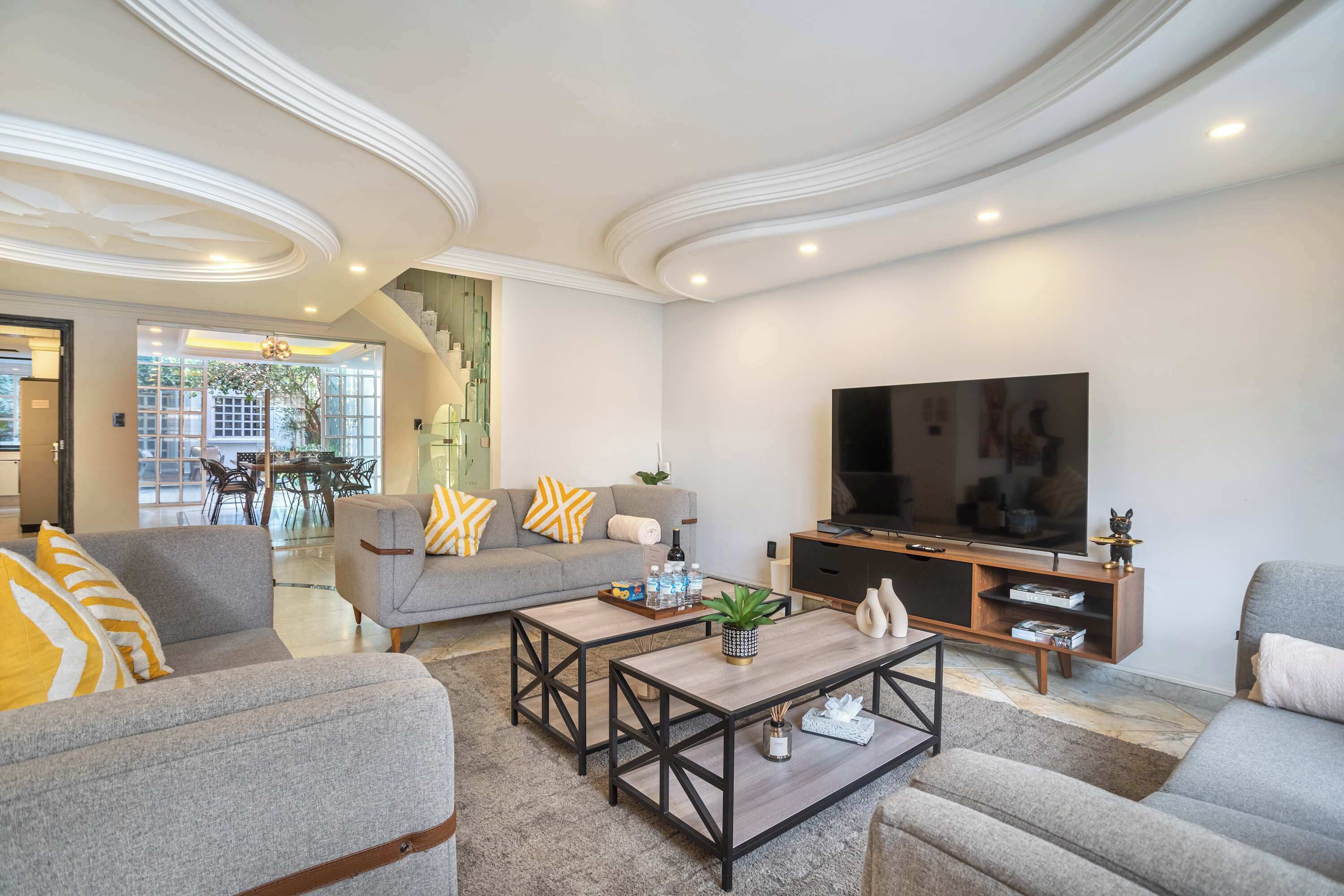 Smart TV, table tennis, books