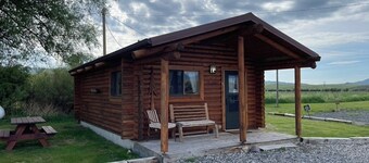Queen Cabin #9 - Montana Mountain Views