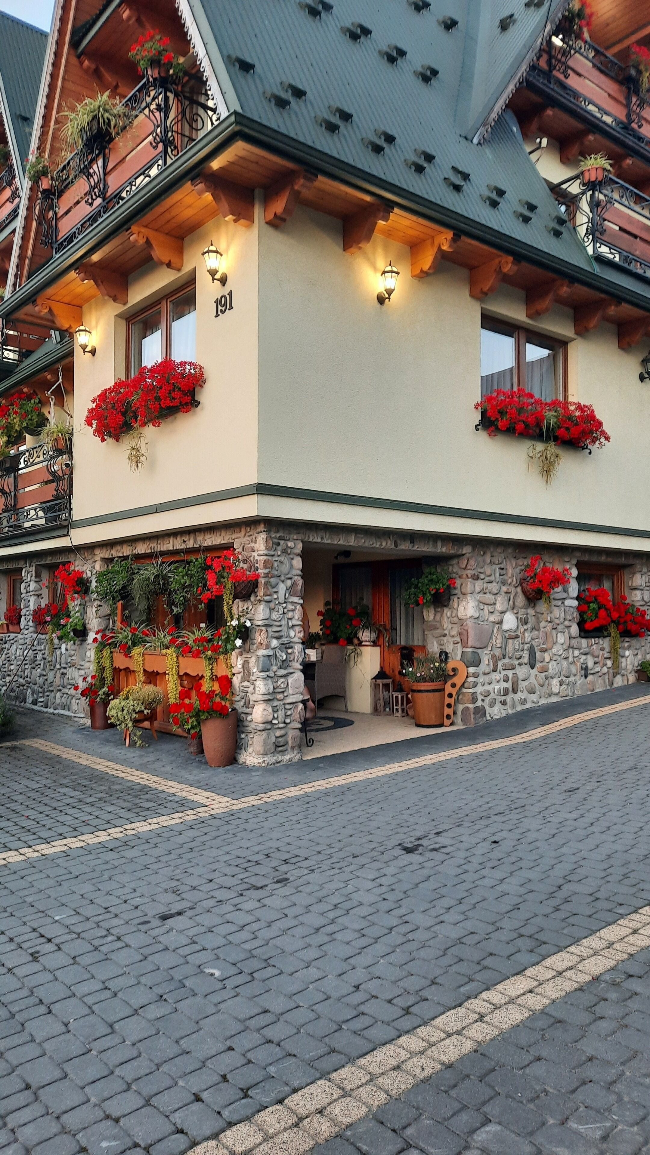 المنشأة من الخارج