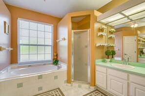 Hair dryer, towels - 1 Mi to Rainbow Springs State Park: Home w/ Lanai! (Dunnellon)