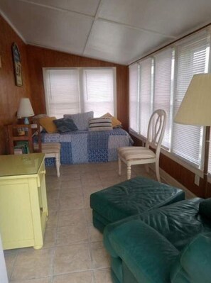 3 室のベッドルーム、WiFi