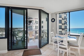 Condo, 1 cama matrimonial y sofá cama (Sunbird 601W) | Interior
