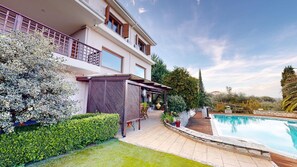 Vila, akses difabel | 2 kamar tidur dan meja kerja