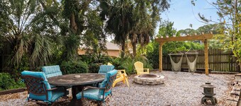 Welcome to the Jungle - suite 5 mins from the beach!