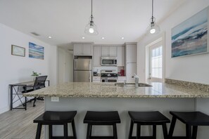 Private kitchen - Cozy 2BR Apartment in Riverside/ Avondale (Jacksonville)