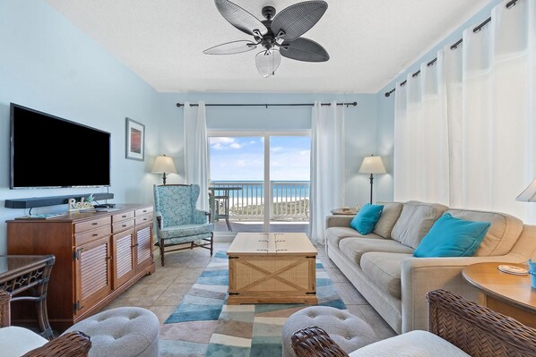 公寓客房, 多張床 (Riviera Dunes 203) | 起居區 | 電視