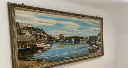 Beautiful cottage seconds from the famous picturesque harbour at Mevagissey