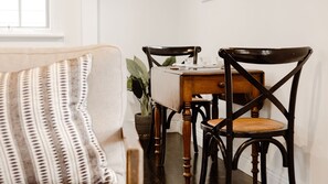 Dining - The Dog House Cottage (Port Fairy)