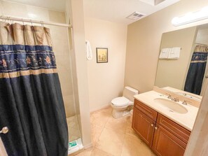 Appart'hôtel, 1 très grand lit et 1 canapé-lit (Destin West Bayside Sandpiper #PH01) | Salle de bain