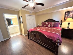 Condo, 1 King Bed with Sofa bed (Destin West Bayside Pelican #302)