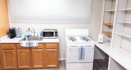 The Hickory Hideaway is a secluded detached MOL unit centrally located to all!