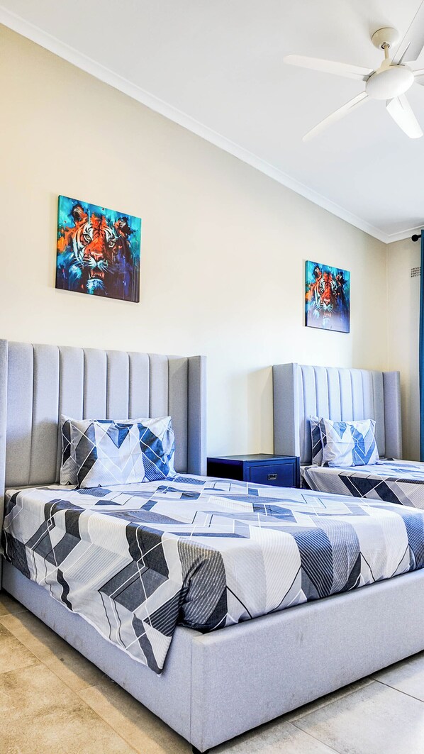 2 slaapkamers, een strijkplank/strijkijzer, gratis wifi, beddengoed