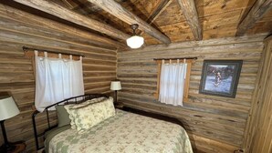 Unclassified image, 3 of 8, button - Centennial Cabin -Beautiful Montana Mountain Views (Butte)