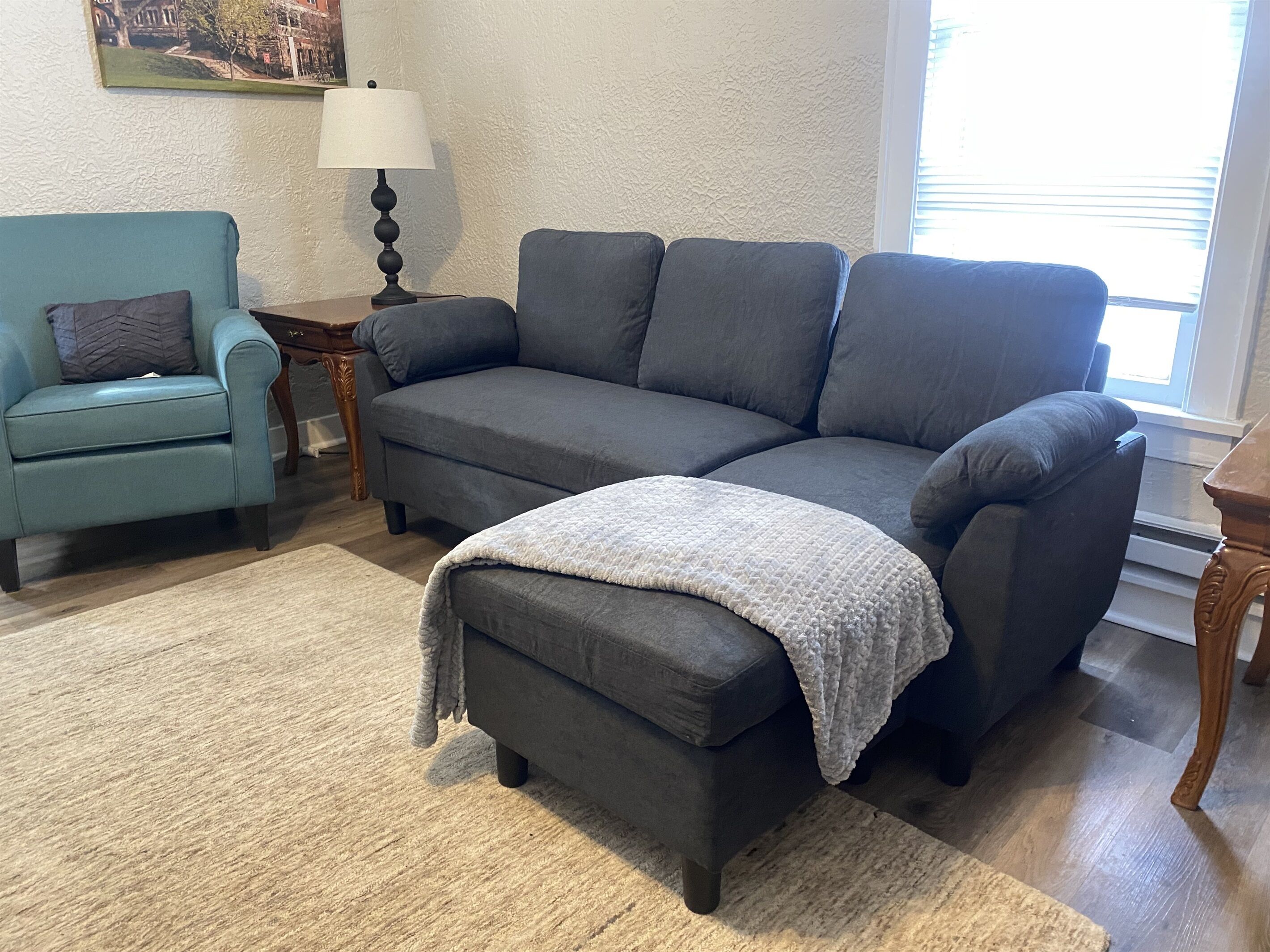Updated 1 Bedroom Apartment Near Downtown