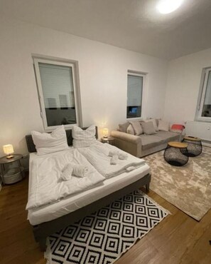 2 slaapkamers, een strijkplank/strijkijzer, wifi, beddengoed