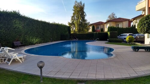 Apartment 2-zimmer Varna Zelenika Asparuhovo Direkter Zugang zum Garten / Pool