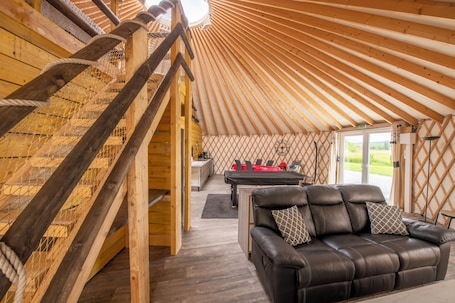 Premium Loft | Living area | Flat-screen TV