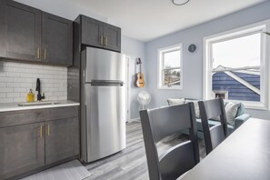 Interior - Two BR in Lodi Pet Friendly with Laundry & Parking (Lodi)