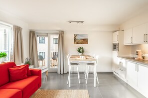 Smart TV - Relax 30m from the Beach. Bright and Cozy Apartment with Terrace! (Oostende)