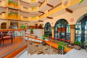 Interior - Deluxe 2 BR, 3 Bath, sleeps 6, Ocean Front, Jacuzzi. Ready for Bisbee Tournament (Cabo San Lucas)