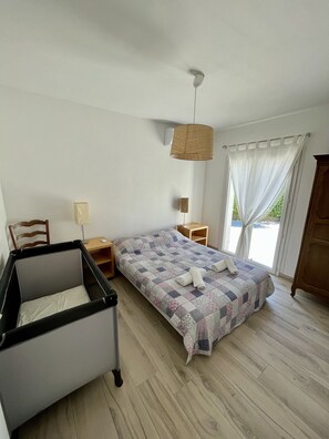3 bedrooms, iron/ironing board, WiFi, bed sheets - Quiet family home with private pool (Carnoux-en-Provence)