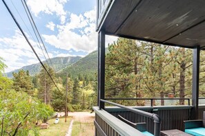 Property grounds - Green Sparrow's Nest (Green Mountain Falls)