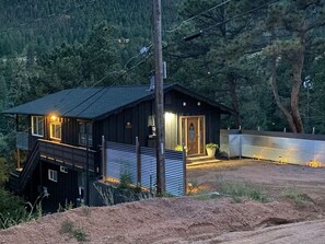 Exterior - Green Sparrow's Nest (Green Mountain Falls)