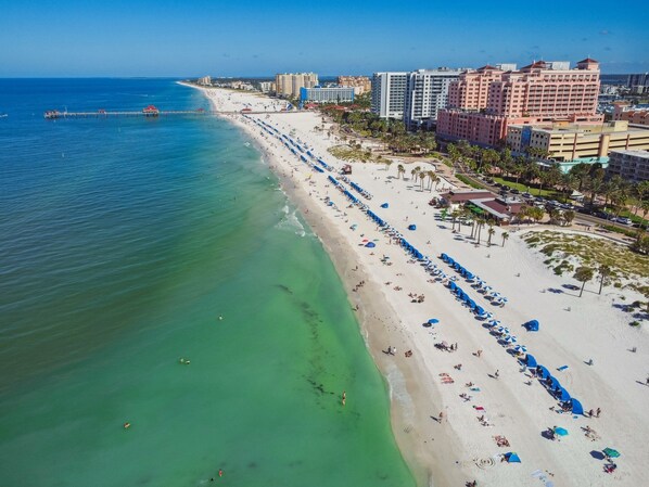 Beach nearby - 5-Star Location! | Walk to Beach/Rest/Shops (Clearwater)