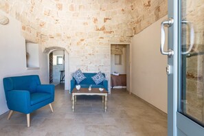 Interior - Trulli Ulivo di Puglia by BarbarHouse (Fasano)