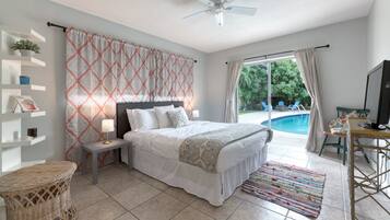 3 chambres, bureau, fer et planche à repasser, lit parapluie