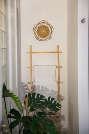 Interior - Capitol Hill Rowhouse: Free Parking &Walk to Metro (Washington)