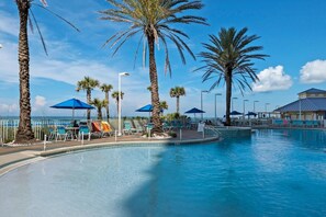 Leilighet, 1 kingsize-seng med sovesofa (Boardwalk 2005) | Basseng | Utendørsbasseng og et oppvarmet basseng