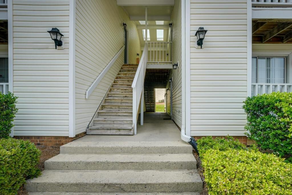Greensboro Gem 2 bedroom 1 bath close to Walmart, Target & Sheetz