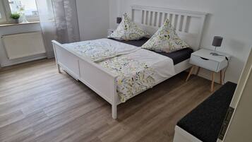 1 Schlafzimmer, Zimmersafe, Bügeleisen/Bügelbrett, Reisekinderbett