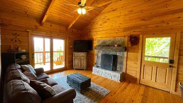 TV, fireplace, stereo