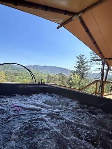 NEW* “Wild Hare” Luxury Glamping Tent for 2