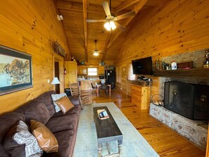 TV, fireplace, stereo