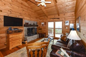 TV, fireplace, stereo