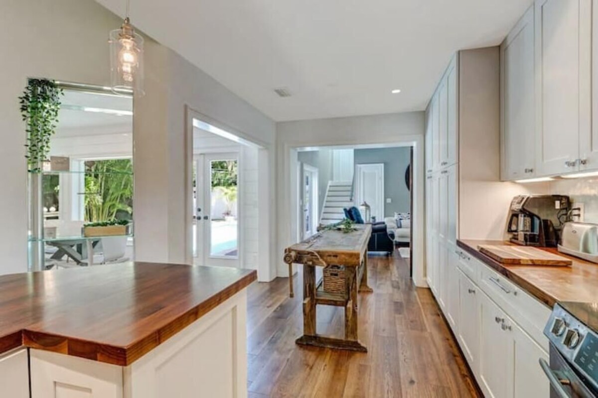 Photo 18 of 8 Minutes to the Beach, Family Size Beautifully Decorated de Luxe Villa