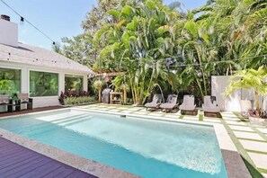 Outdoor pool, a heated pool - 8 Minutes to the Beach, Family Size Beautifully Decorated de Luxe Villa  (Naples)