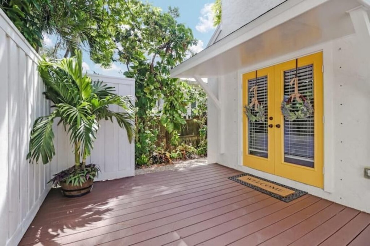 Photo 14 of Cozy Cottage - Only 8 Minutes from The Beach in Naples!