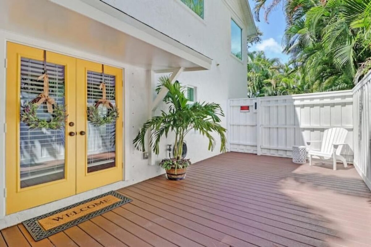 Photo 7 of Cozy Cottage - Only 8 Minutes from The Beach in Naples!