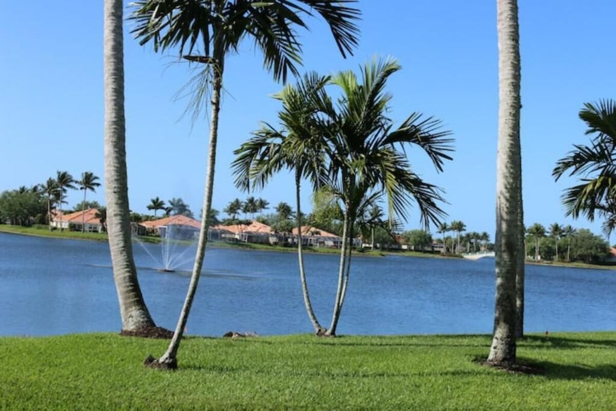 Photo 5 of Cozy Cottage - Only 8 Minutes from The Beach in Naples!