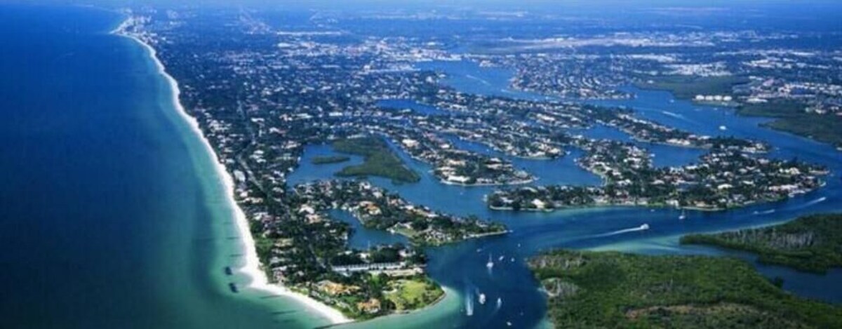 Photo 2 of Cozy Cottage - Only 8 Minutes from The Beach in Naples!